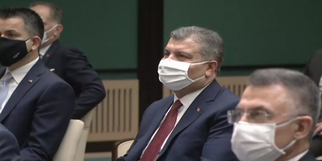 Canlı yayında dikkat çeken diyalog! Erdoğan'ın "aşı" sorusu Fahrettin Koca'yı zorladı!