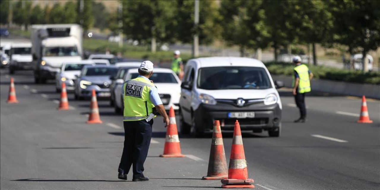 Trafik cezalarında yeni dönem resmen başladı! Bundan sonra araç kiralayana...