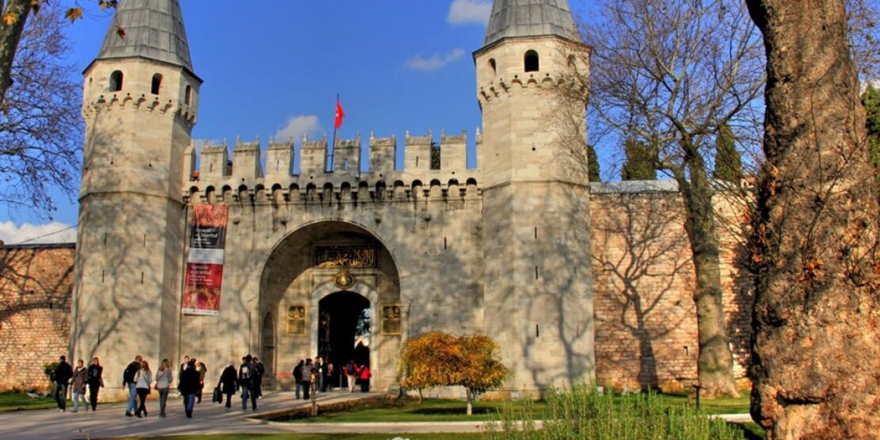 Ecdadın mirası yine ayaklar altında... Topkapı Sarayı'nda yapılan çalışmalar yüzünden tarihi eserler zarar görüyor...