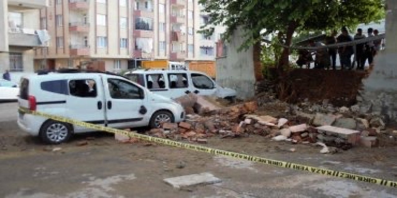 Askeriyenin istinat duvarı yıkıldı, belediyeyi su bastı