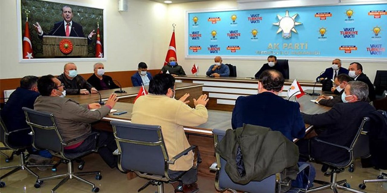 Tepki çeken toplantı... İlçe Milli Eğitim Müdürü "eğitimi" konuşmak için bakın nereyi adres olarak belirlemiş?