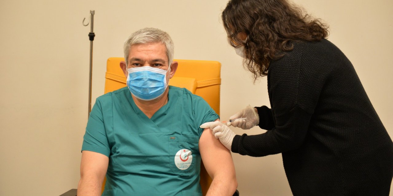 Kahramanmaraş'ta bin 600 sağlık çalışanı aşılandı