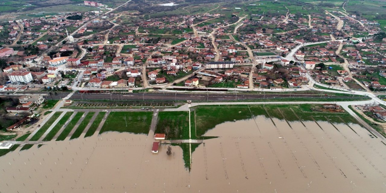 "Kansorejen maddeler şu an tarıma ve doğaya saçılmış durumda" Ergene Nehri taştı, tarım arazileri su altında kaldı!