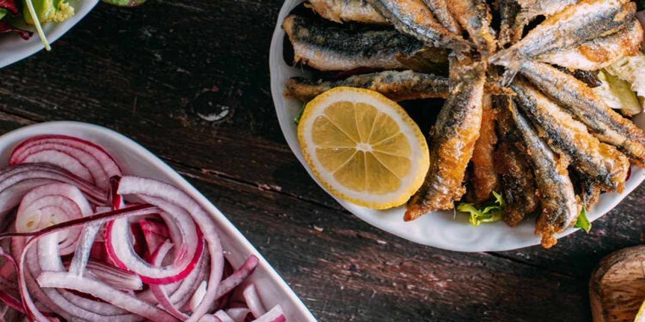 Uzmanlar tavsiye etti! Balığı bu şekilde yerseniz faydası katlanıyor...