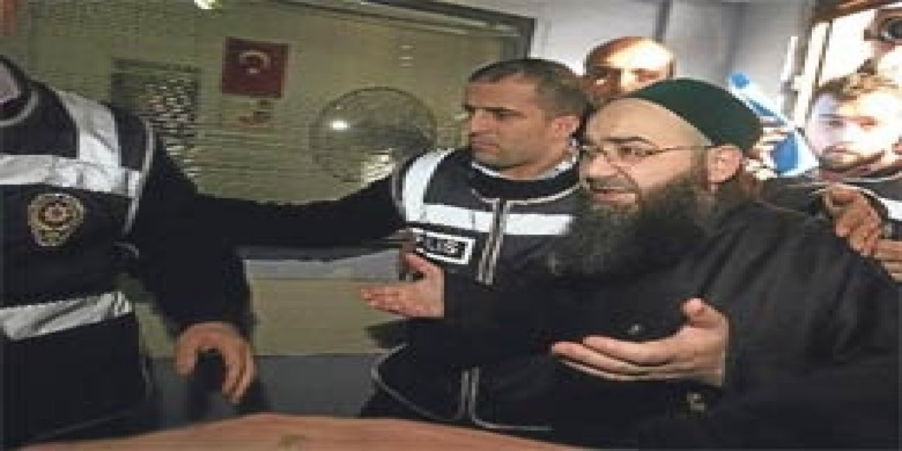 "Takkeli-cübbeli-sarıklı birileri 'IŞİD' ve 'Selefi' söylemlerini paravan olarak kullanarak kendi cemaat yapılarının özünde bir 'IŞİD tarlası' olduğu gerçeğini gizlemeye çalışmasın"