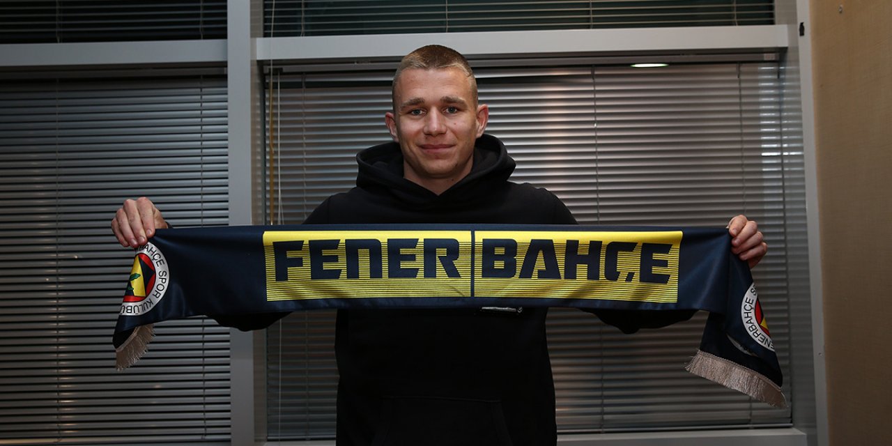 Attila Szalai, Fenerbahçe için İstanbul'a geldi