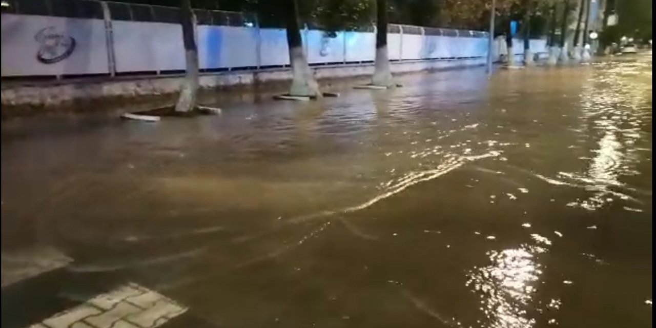 Fethiye'de sağanak hayatı olumsuz etkiledi