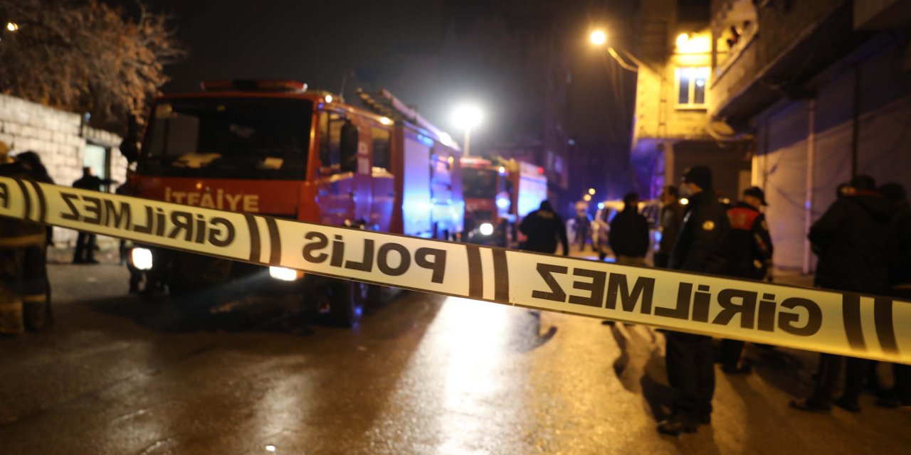 Suriyeli ailenin kaldığı metruk binada göçük: 4 yaralı