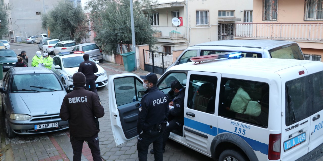 Kısıtlamada 'dur' ihtarına uymayan ehliyetsiz sürücüye 13 bin TL ceza