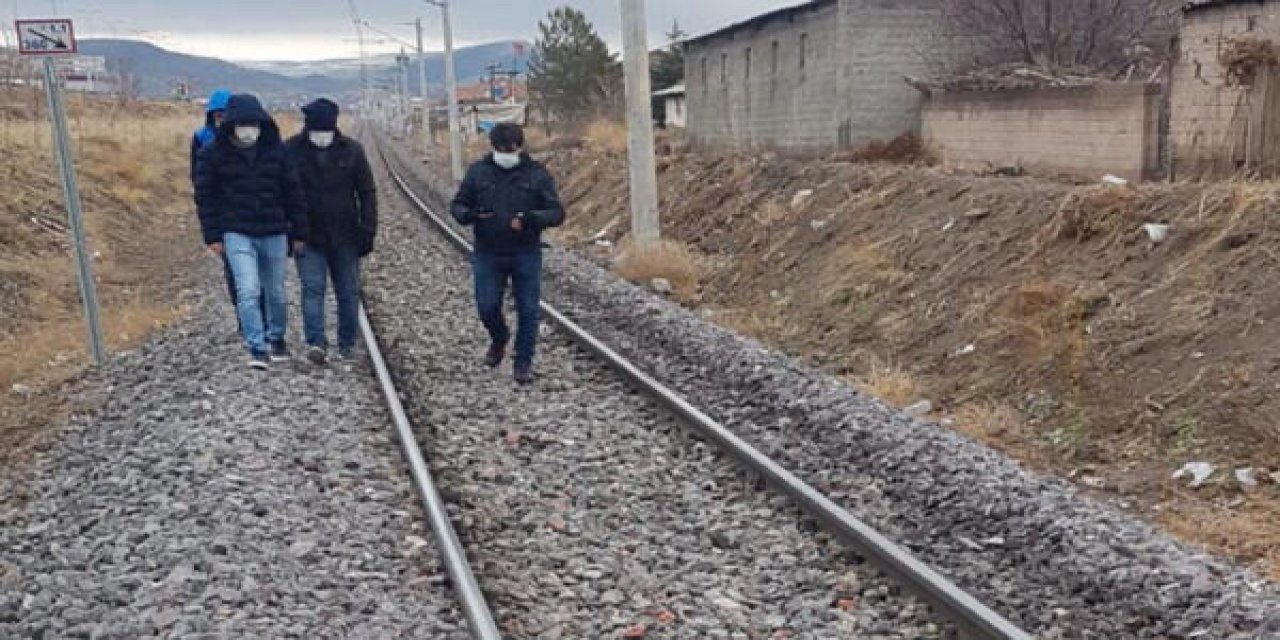 Kayseri'de raylar üzerinde erkek cesedi bulundu