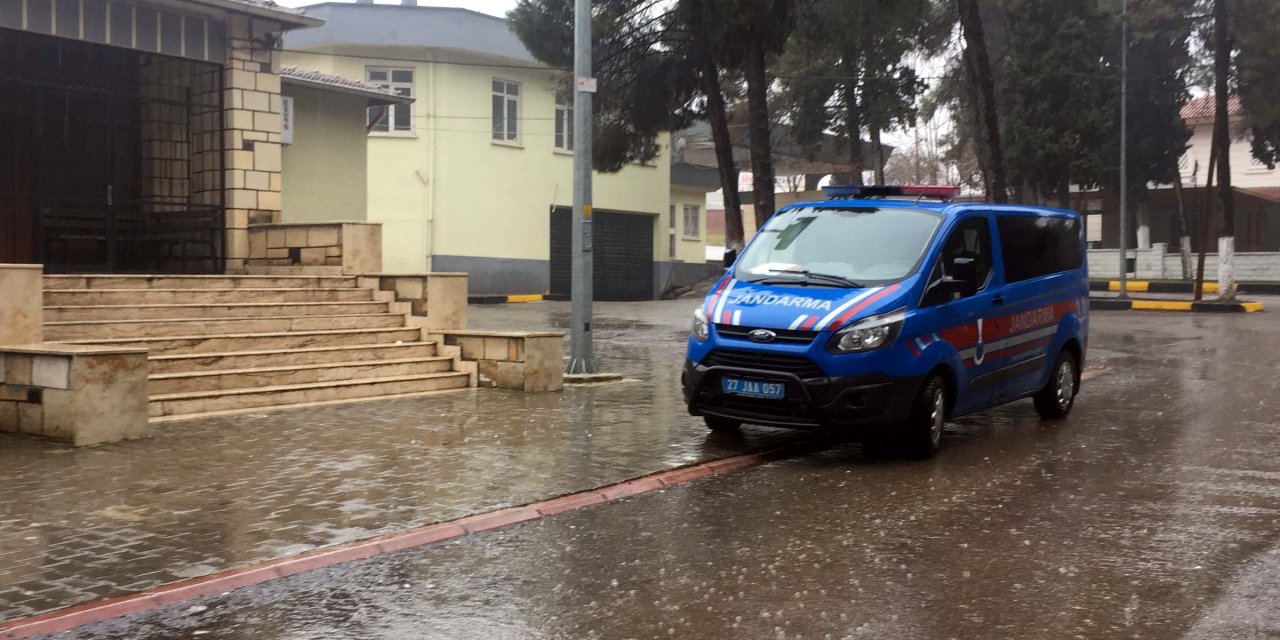 Seyir halindeki otomobilde sırtından vurulan fırıncı öldü