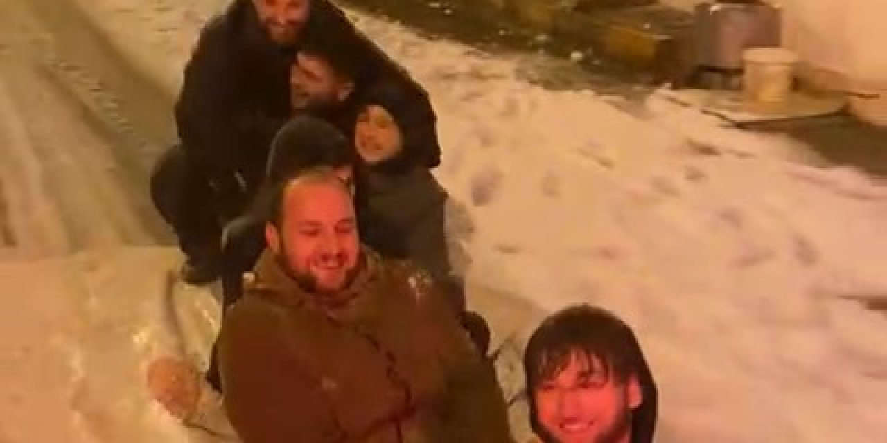 Aracın arkasına bağladıkları brandayla kaydılar 