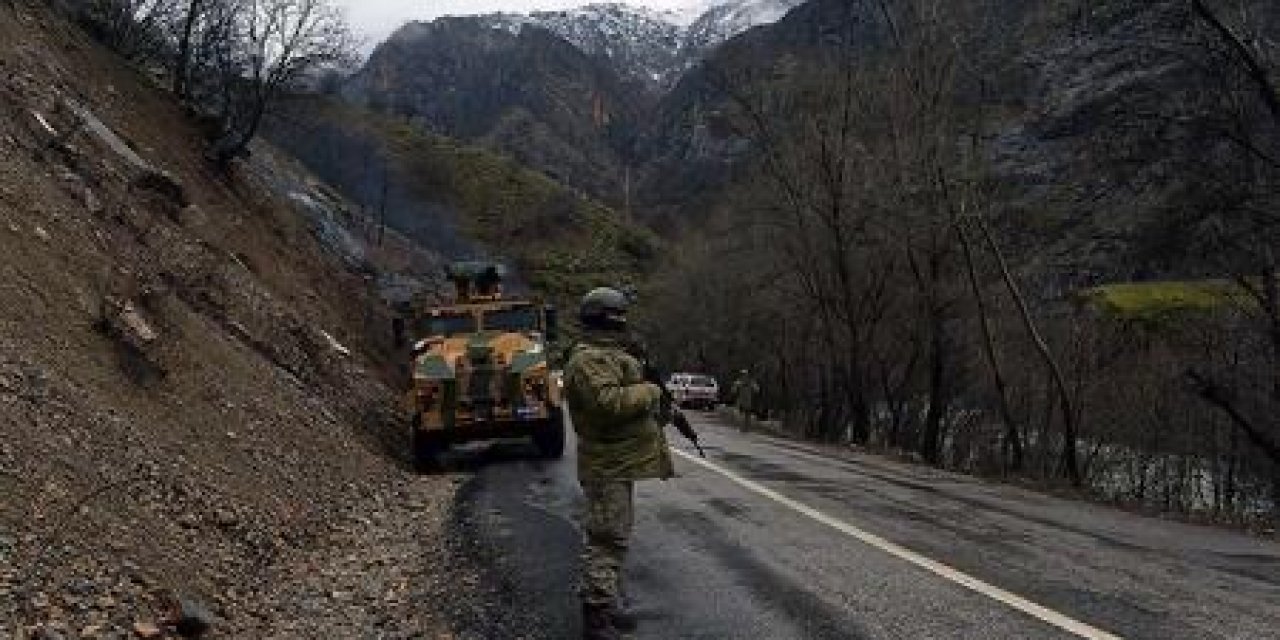 İçişleri Bakanlığı:  PKK terör örgütünden kaçan 5 terör örgütü mensubu bugün ülkemize giriş yapıp teslim oldu