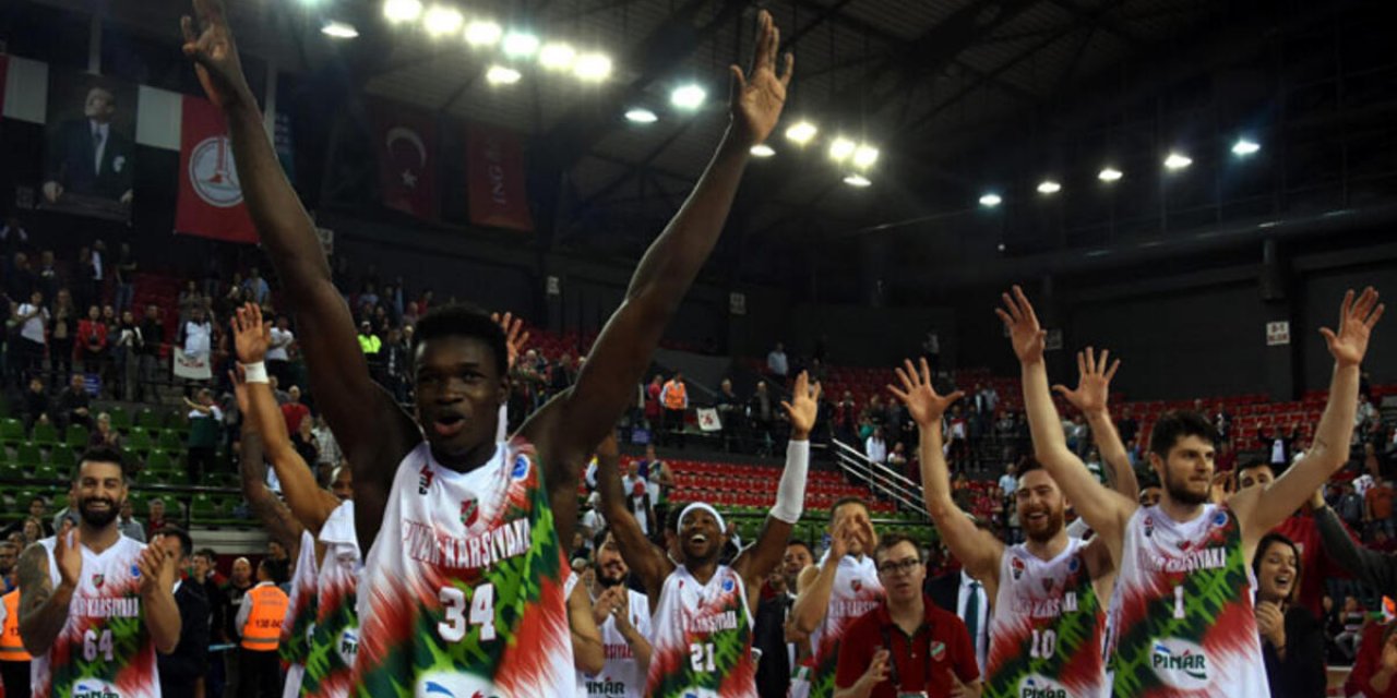 Karşıyaka 16 yıllık seriyle zirveye