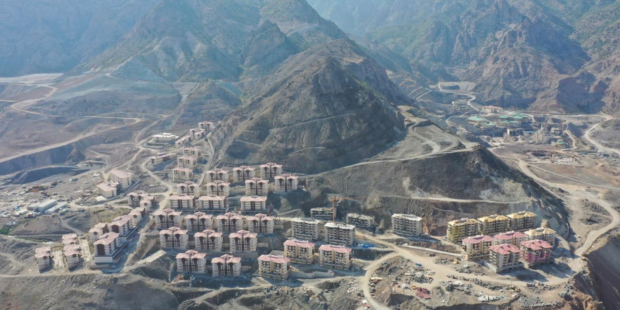 Su altında kalacak Yusufeli'nin yeni yerleşim yeri için ağaçlandırma seferberliği
