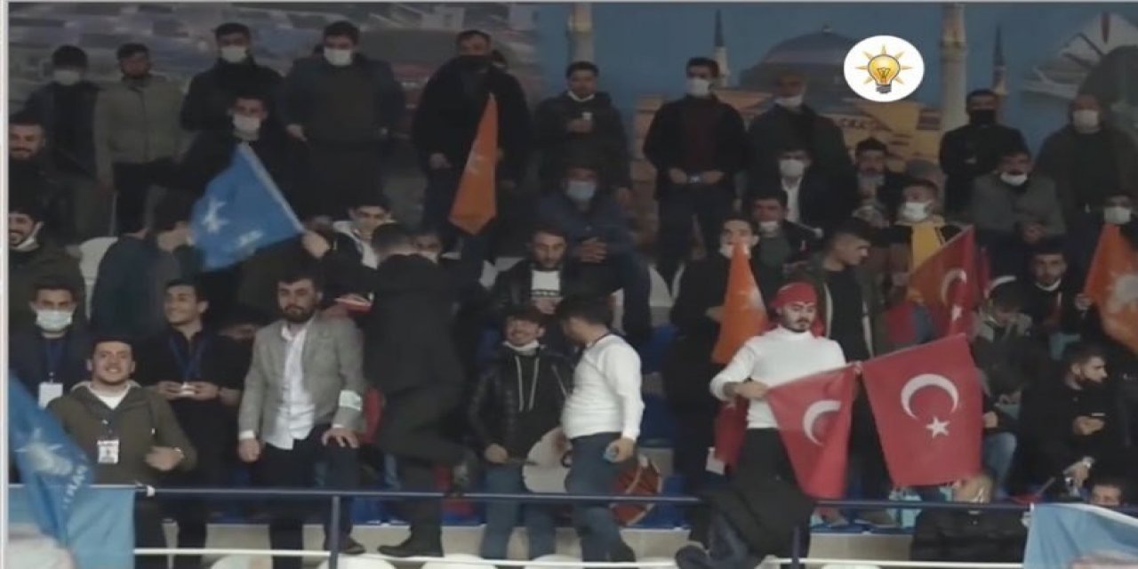 Erdoğan bu görüntüye sessiz kaldı! AKP kongrelerinde sosyal mesafe sıfır!