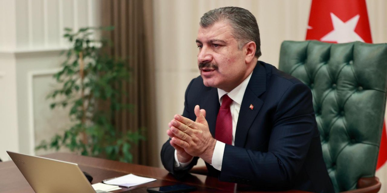 Bakan Koca: Sağlık çalışanlarımızdan 830 bin kişi aşının ilk dozunu oldu