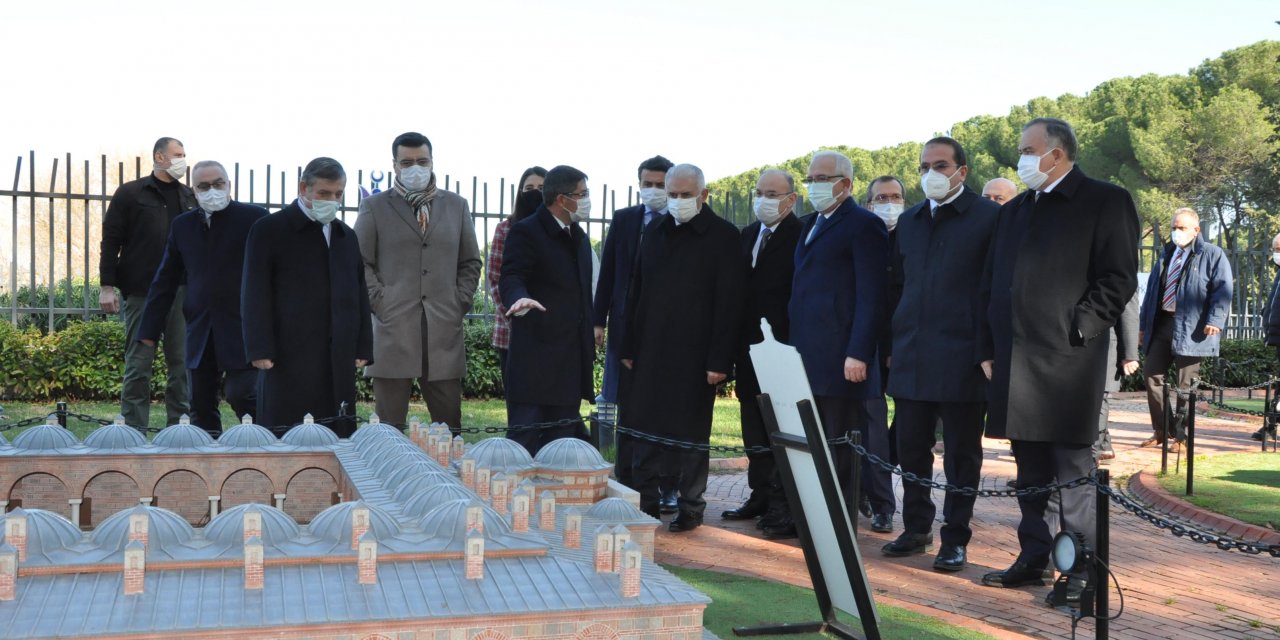 Binali Yıldırım, Manisa Valisi Karadeniz'i ziyaret etti