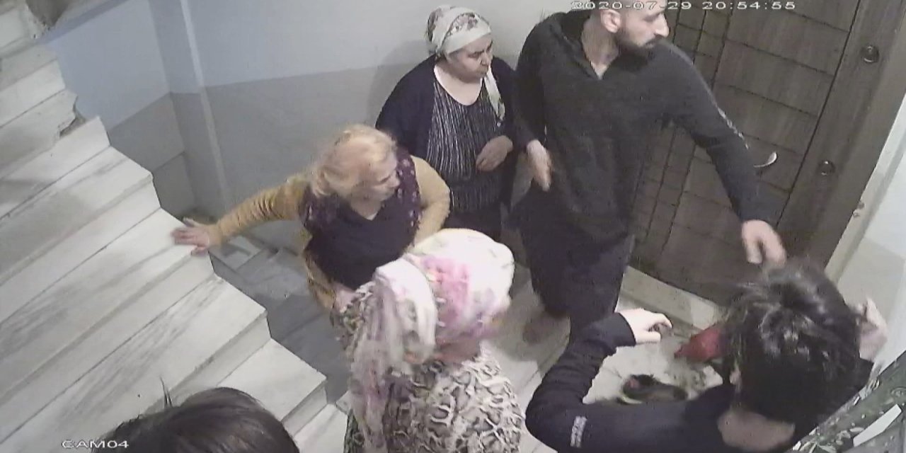 EVİNDE SALDIRIYA UĞRADI SALDIRGANLAR SERBEST: Yatak odama kadar girip beni dışarı çektiler, kızımı savurdular. Kızım pencereye çıkıp "Annemi öldürüyorlar" diye bağırdı.