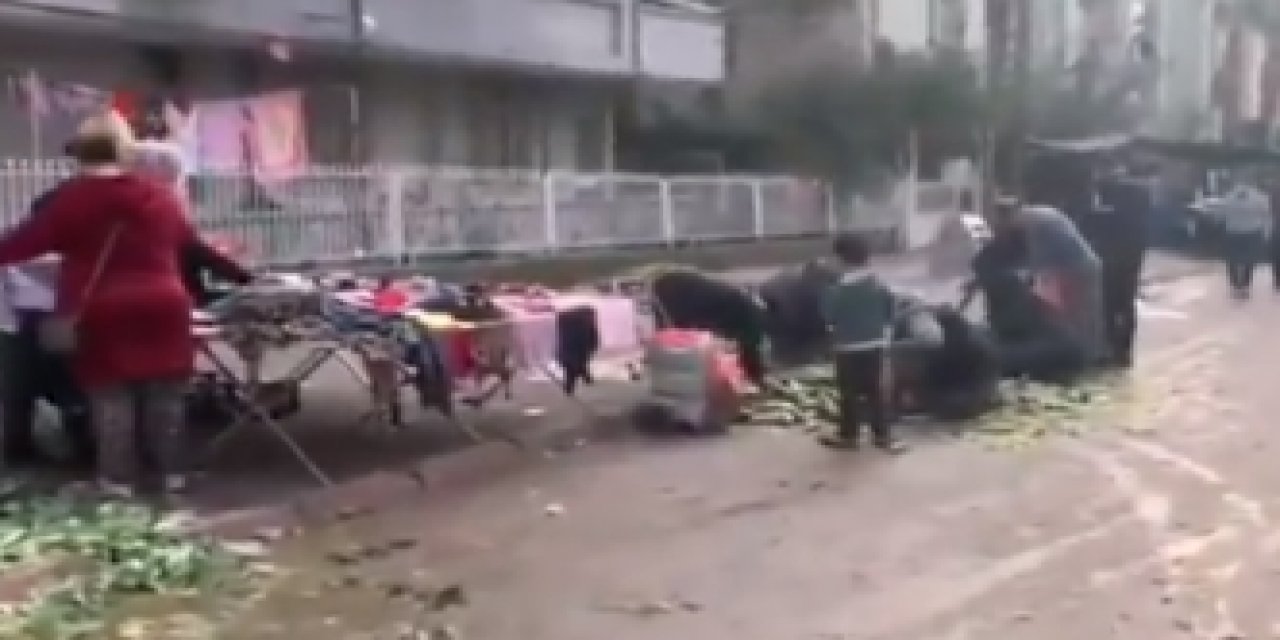 İşte ekonomik krizin boyutu! Vatandaş yere dökülen sebze, meyveleri topladı...