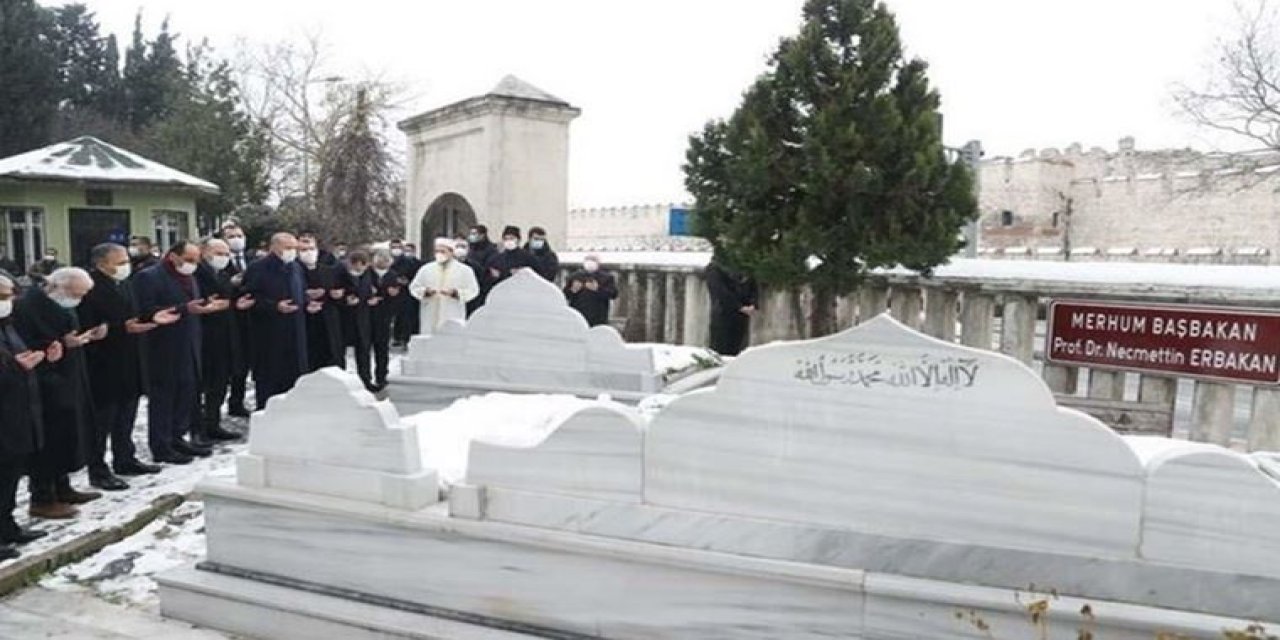 Erdoğan’dan Erbakan'ın mezarına ziyaret!