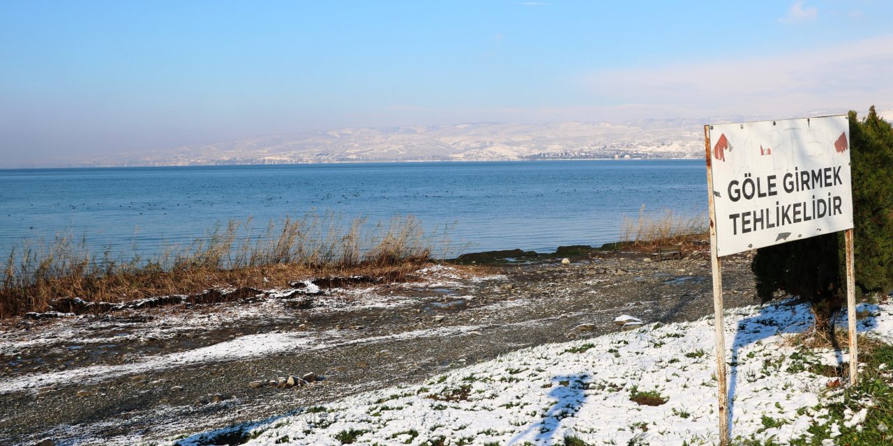 Yağışlar Sapanca Gölü'nde su seviyesini yükseltti