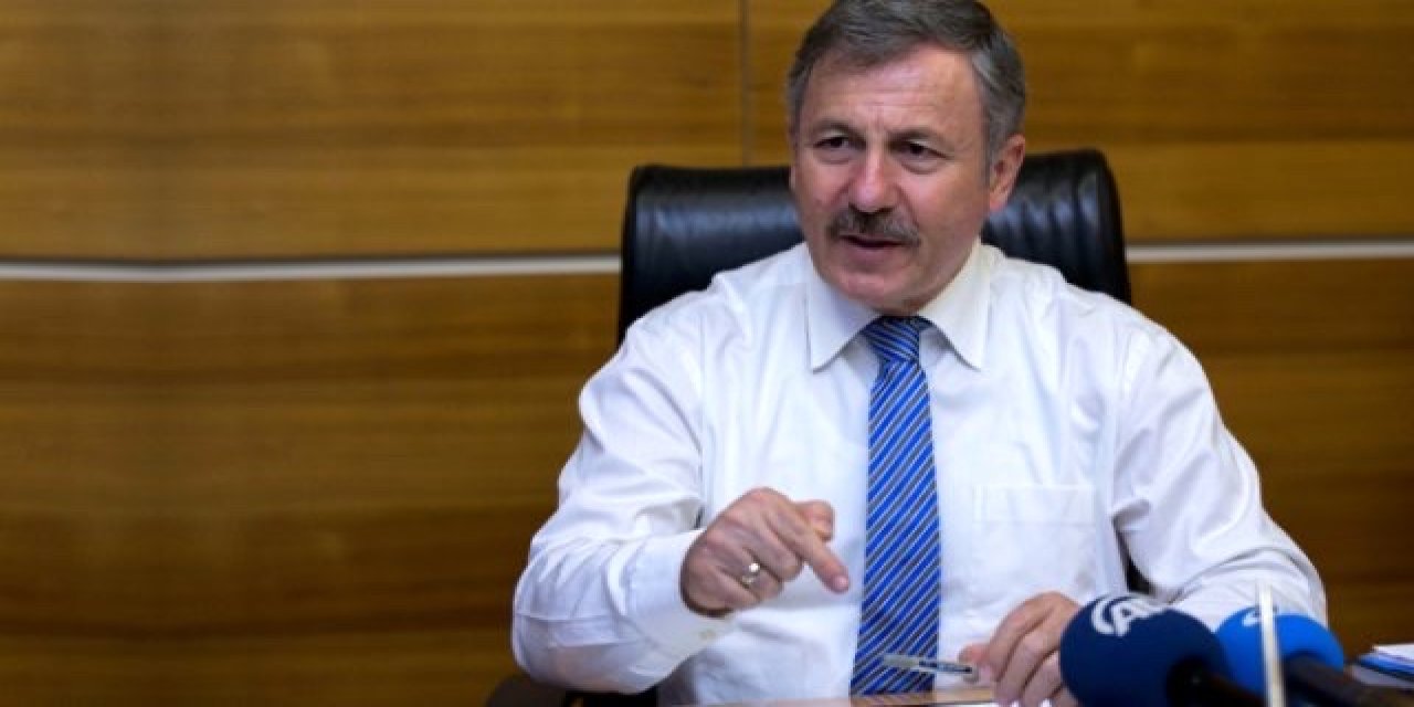 Selçuk Özdağ açıkladı: 1. Abdülhamit’i de 2. Abdülhamit’i biz indirdik. 3. Abdülhamit Erdoğan. Onu da indireceğiz diyor kasette