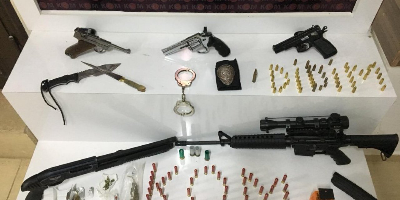 Didim'de uyuşturucu tacirlerinin evinden cephanelik çıktı: 2 tutuklama