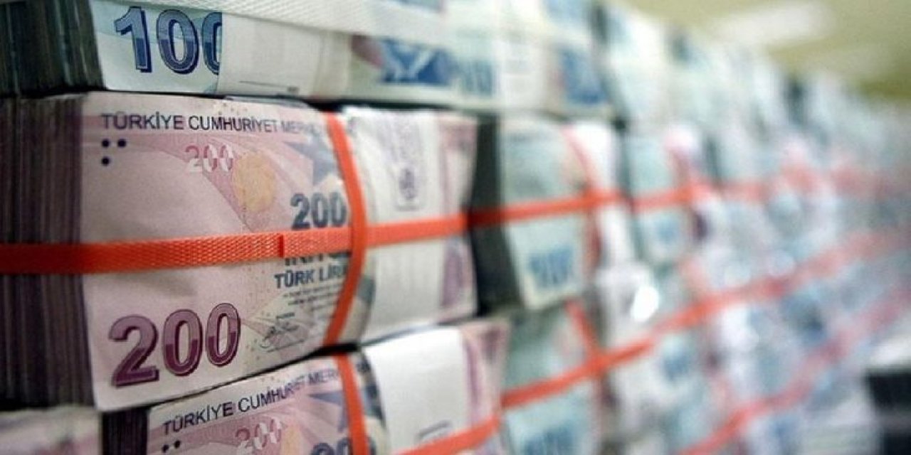 İktidar "tasarruf yaptık" diyor ama veriler tersini söylüyor... 16 bakanlıktan 14’ü verilen başlangıç ödeneğini aştı!