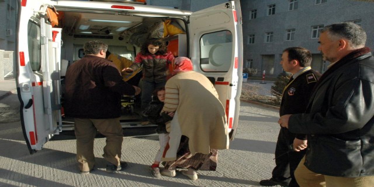 Kaş'ta sobadan zehirlenen 4 kişi tedaviye alındı