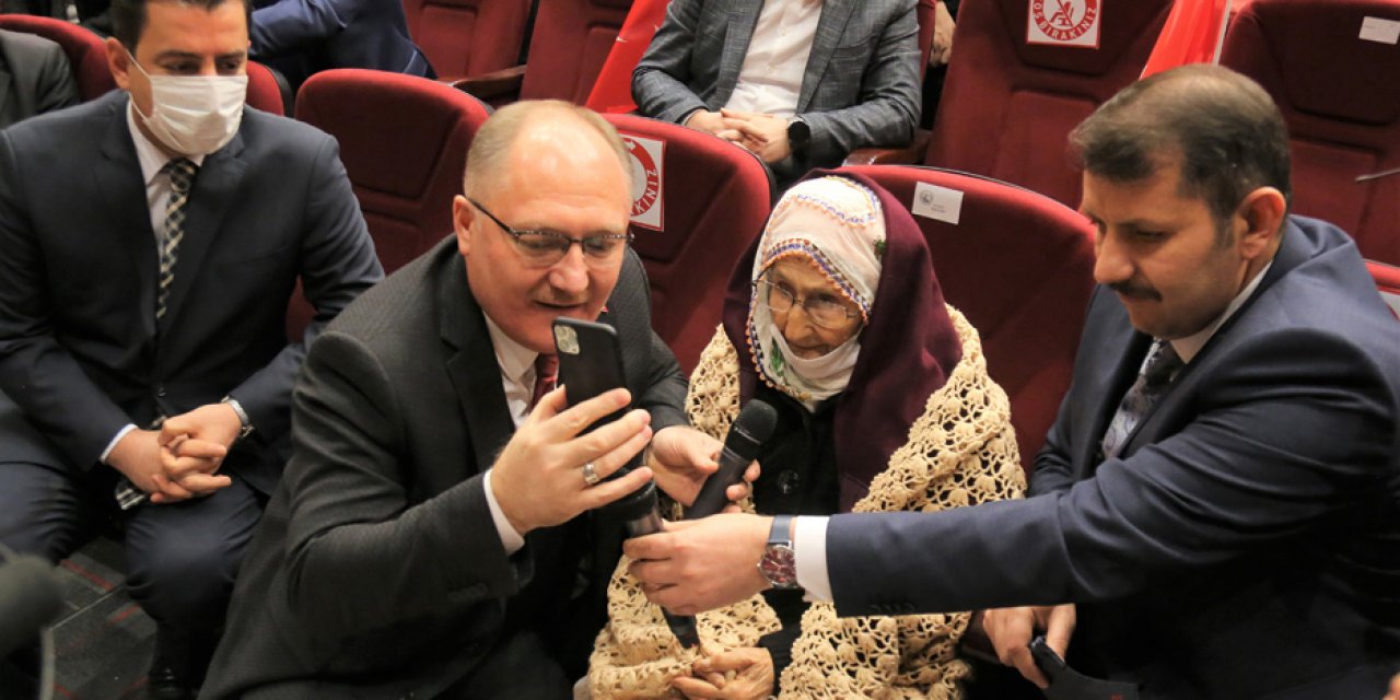 96 yaşındaki Fermude nine, telefonla Bakan Selçuk'la görüştü