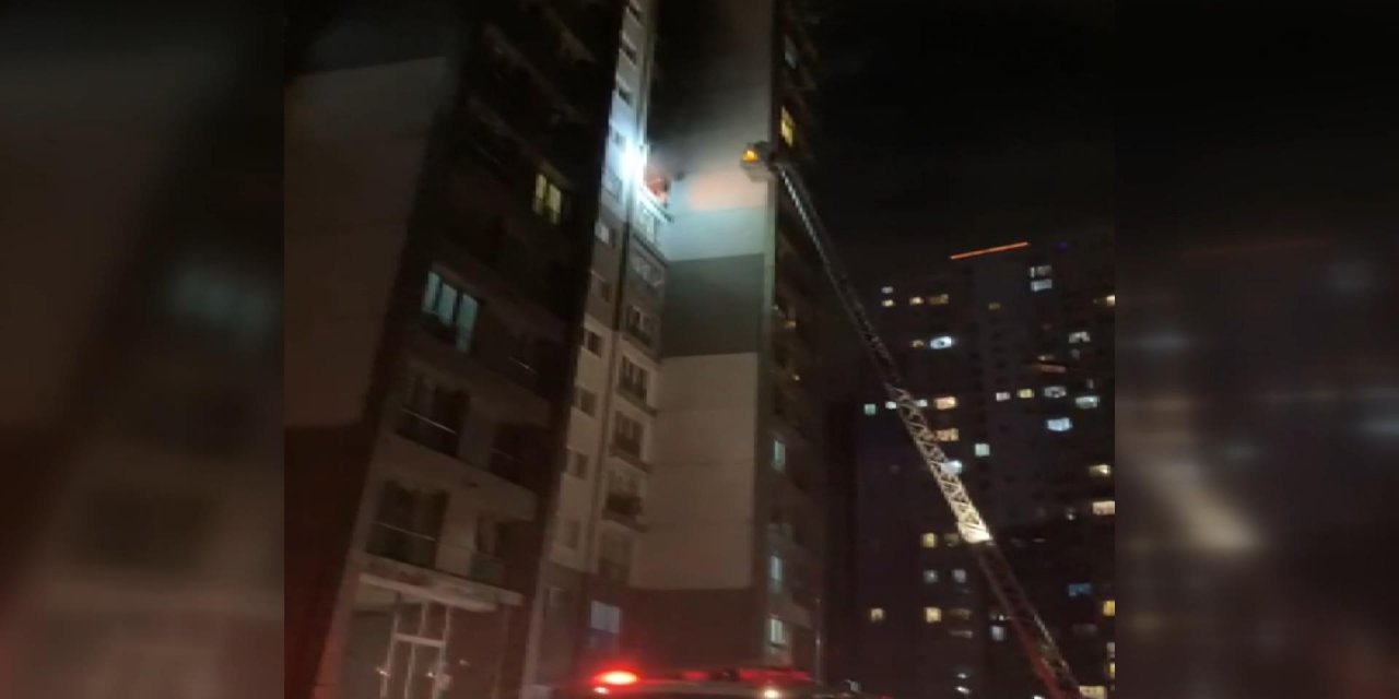 Esenyurt'ta 30 katlı binanın 9. katında patlama:  Yaralılar var