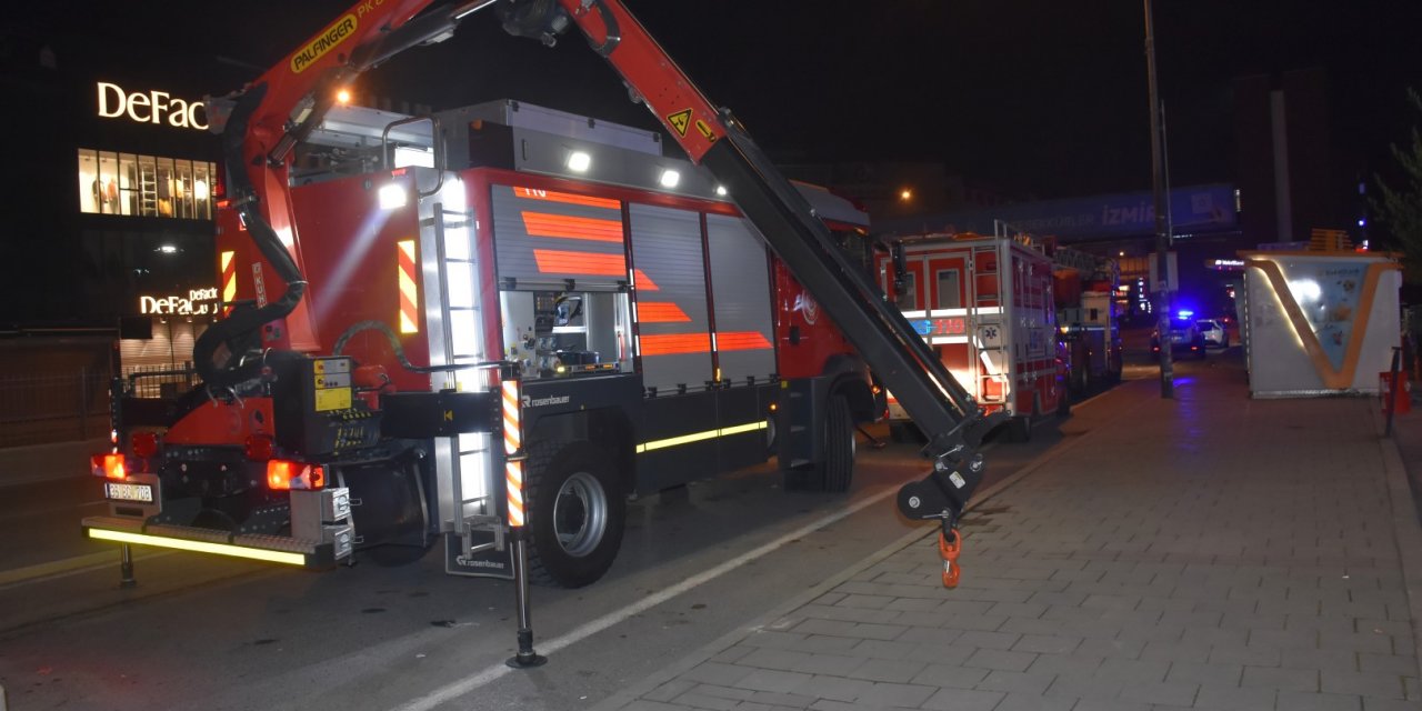Eşinin boşanma talebi üzerine 6'ncı kata çıktı, 3 saatte ikna edildi
