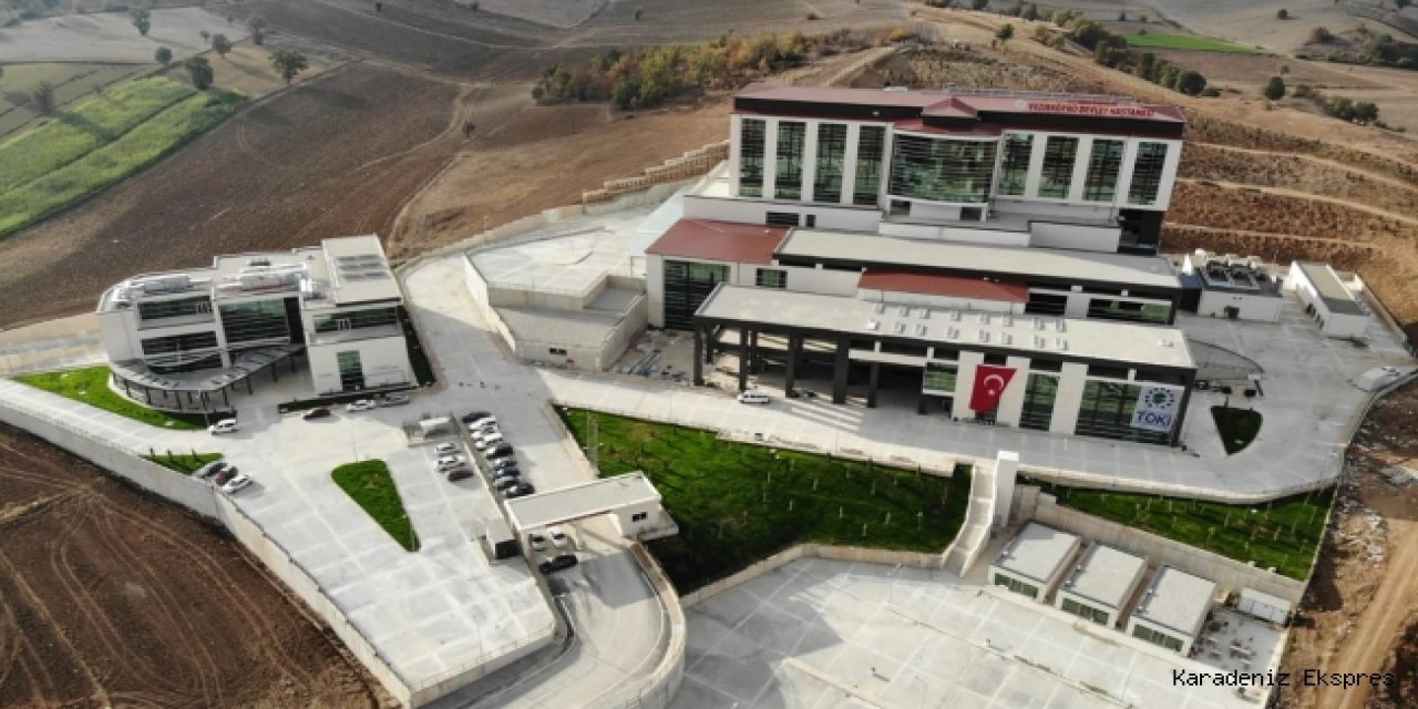10 yıldır açılması için mücadele verilen hastanede skandal iddia! Hastaneyi eksik teslim ettiler! Merdiven yok...