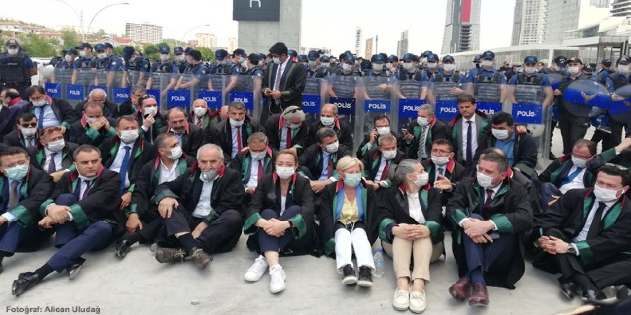 ''Bahçeli'nin, Divan-ı Ali” fikrini değiştirir mi bilinmez ama AYM, 'çoklu baronun iptali' istemini reddetti