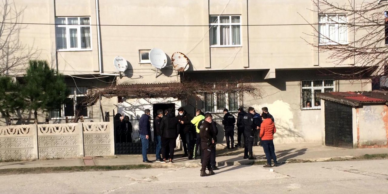 Husumetlisini tabanca ile vurdu