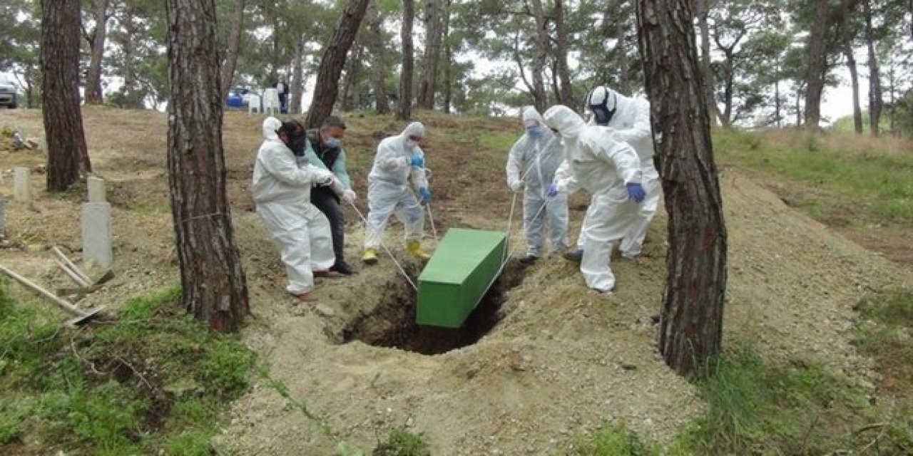 Hangi ulusal çıkarları gözettiniz de, vatandaşların hayatlarını tehlikeye attınız? Dolar diyeceğim ama o tarafa da bakmıyorsunuz