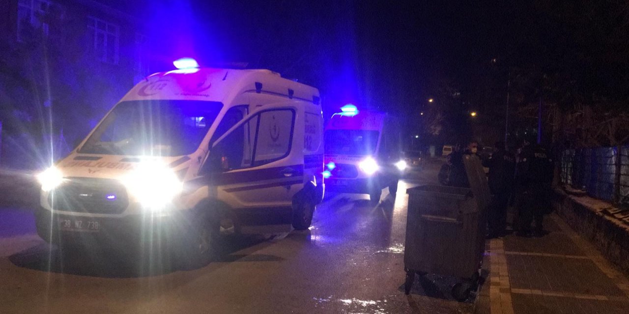 Kayseri'de bıçaklı kavga: 2 yaralı