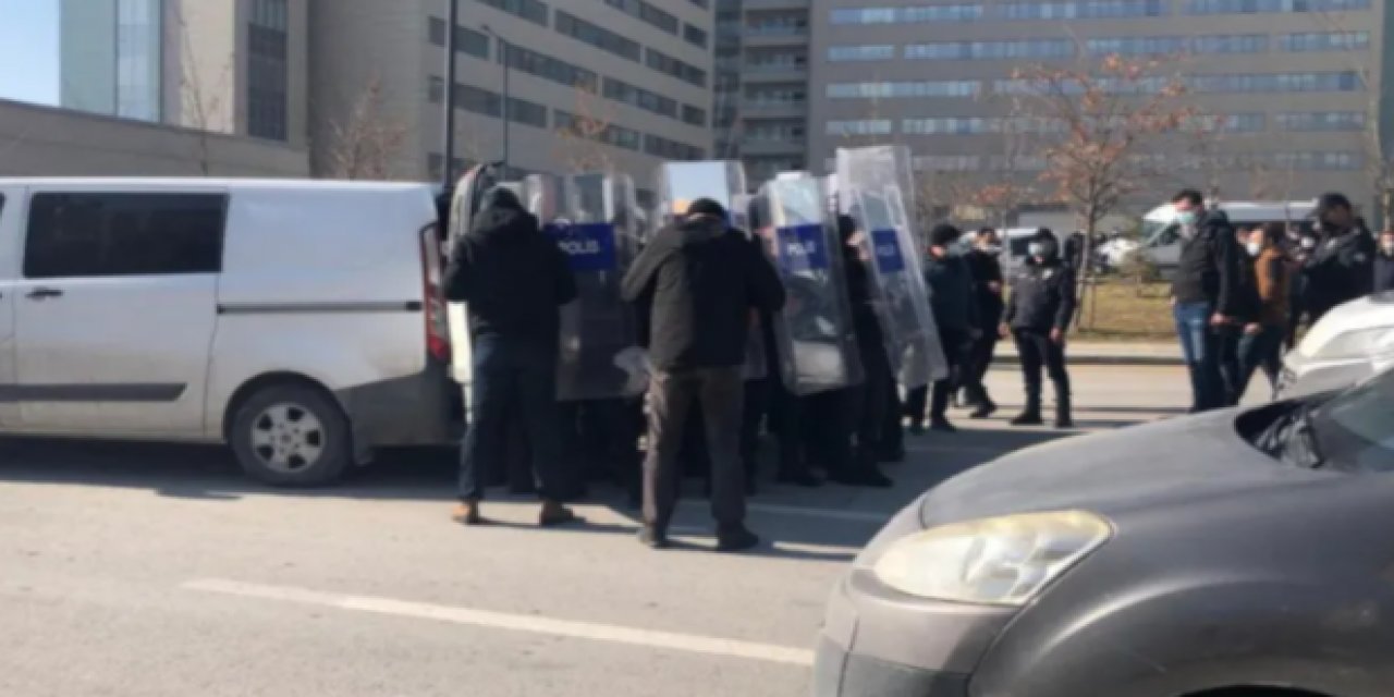Ankara Tabip Odası Başkanı ile sağlıkçılara gözaltı! "Özlük hakları" protestosuna polis engeli...