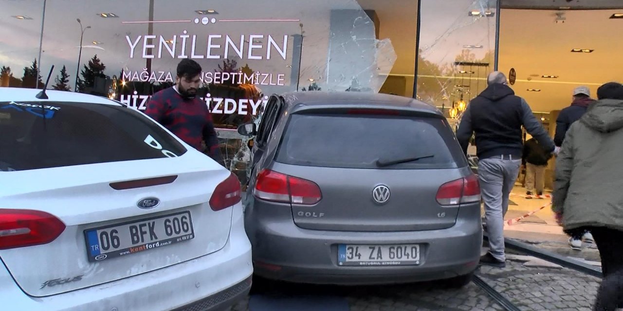 Esenyurt�ta makas kazası kamerada Mobilya mağazasına daldı