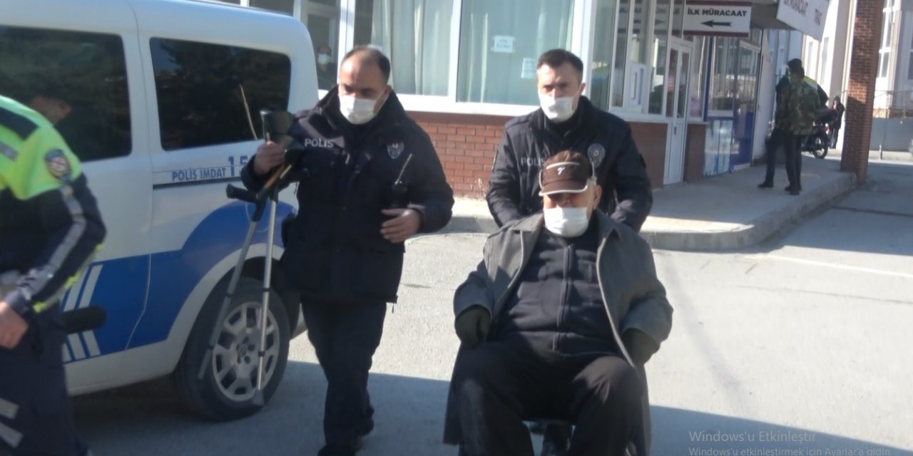 Çorum'da halk otobüsünden düşen yolcu, yaralandı