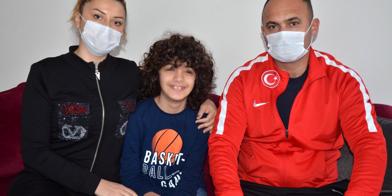 Otizmli çocuğu döven kargo görevlisine tazminat davası