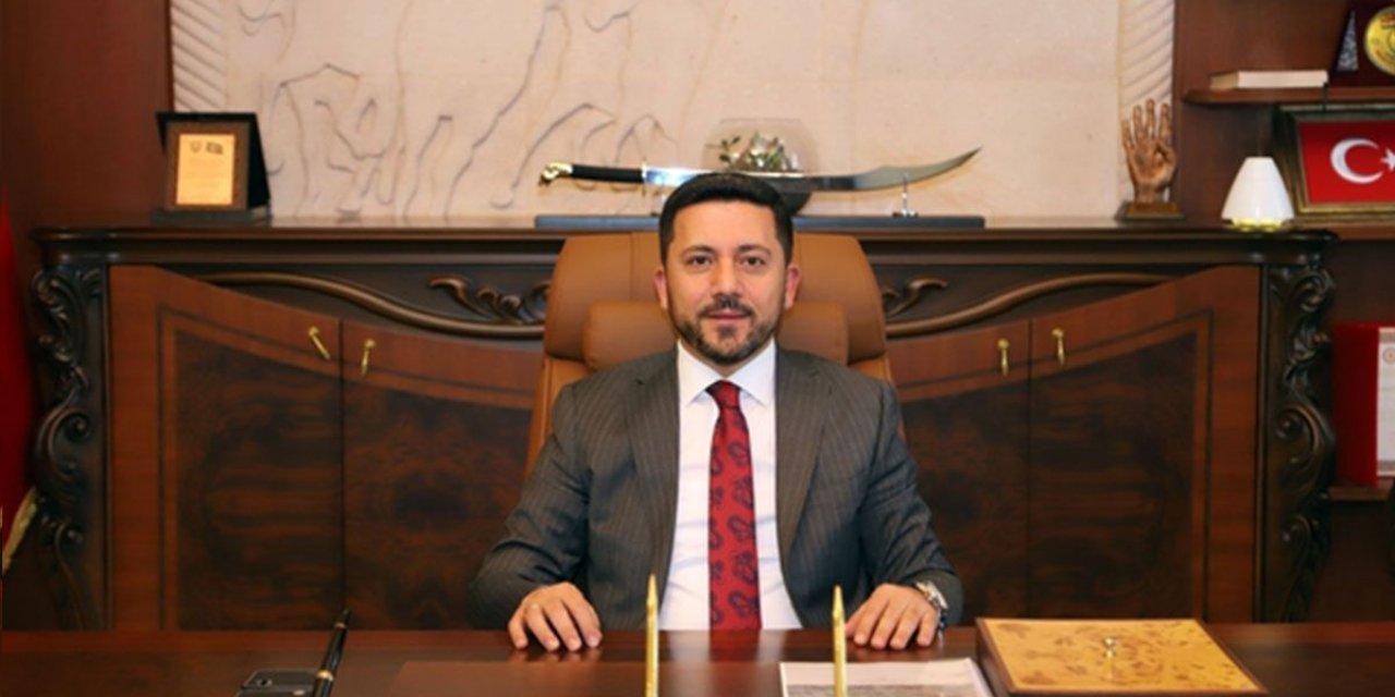"Rasim Arı" bilmecesi tam gaz sürüyor... AKP'den istifa ettiği, Saadet Partisi'ne geçeceği iddia edilmişti... Saadet Partili Başkan'ın paylaşımı o iddiaları perçinledi!