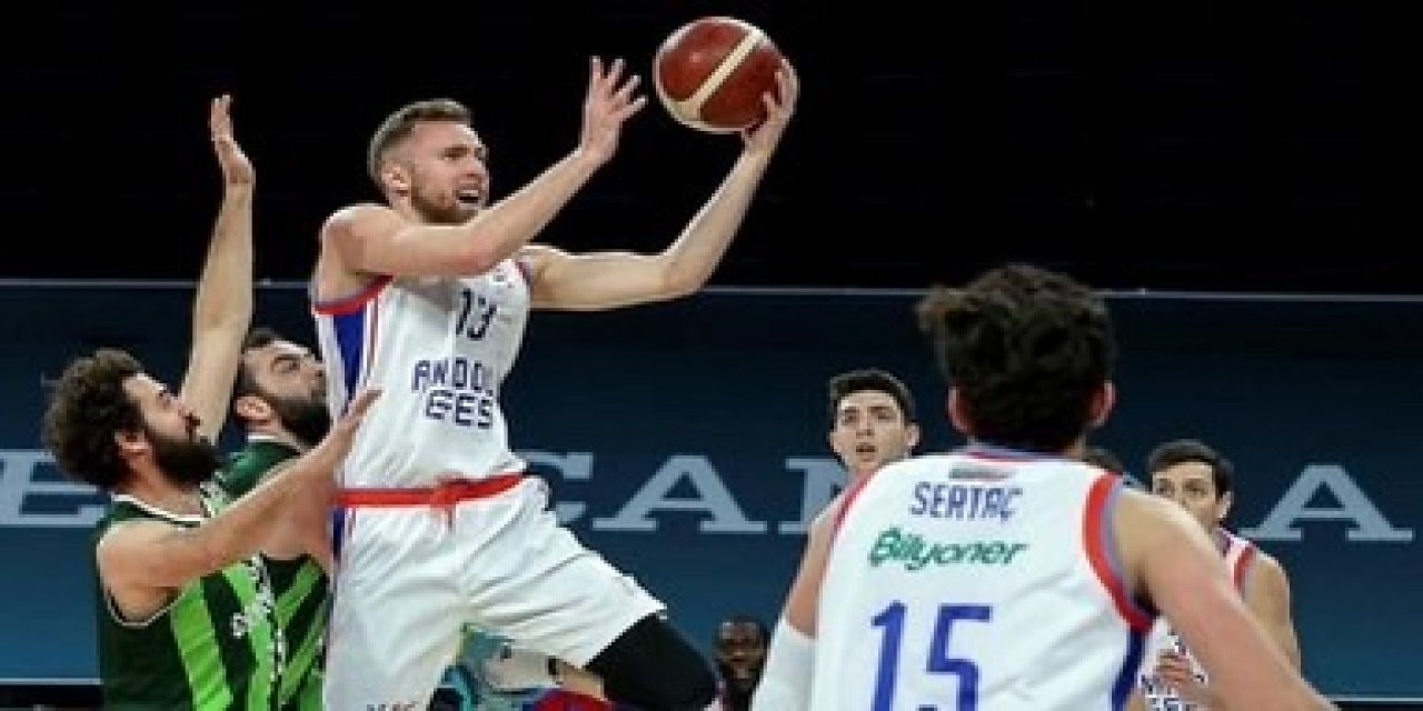 Anadolu Efes ligde 18'de 18 yaptı