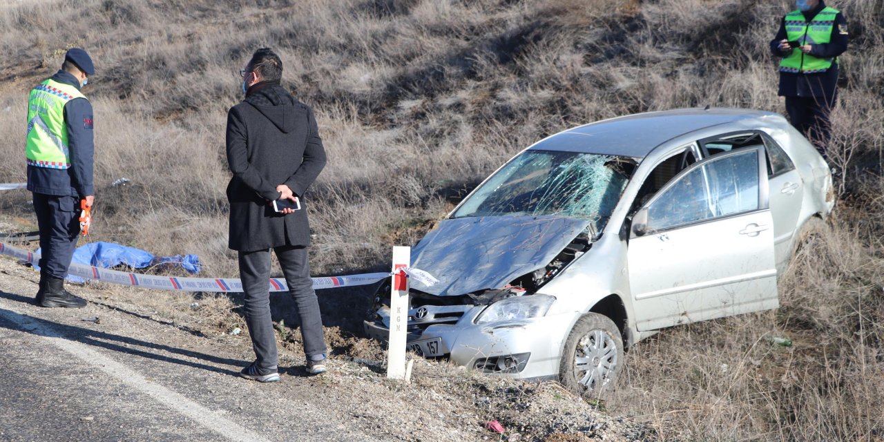Hastane yolunda otomobil takla attı; anne hayatını kaybetti oğlu yaralandı
