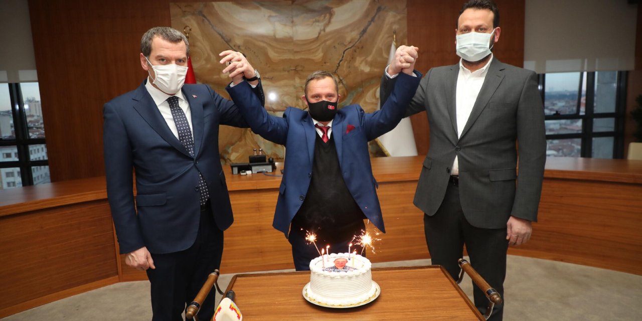 Zeytinburnu’nun vazgeçilmezi ‘İbo’ 51 yaşında