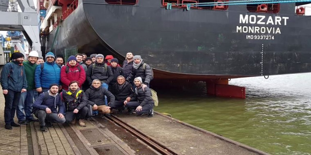 Librevil Büyükelçisi Nilüfer Erdem Kaygısız "Kaçırılan 15 Türk denizci hakkında elimizde bir bilgi yok"  Ulaştırma ve Altyapı Bakanı Adil Karaismailoğlu "Korsan saldırısına uğrayan gemimiz 11.00'da Gabon&