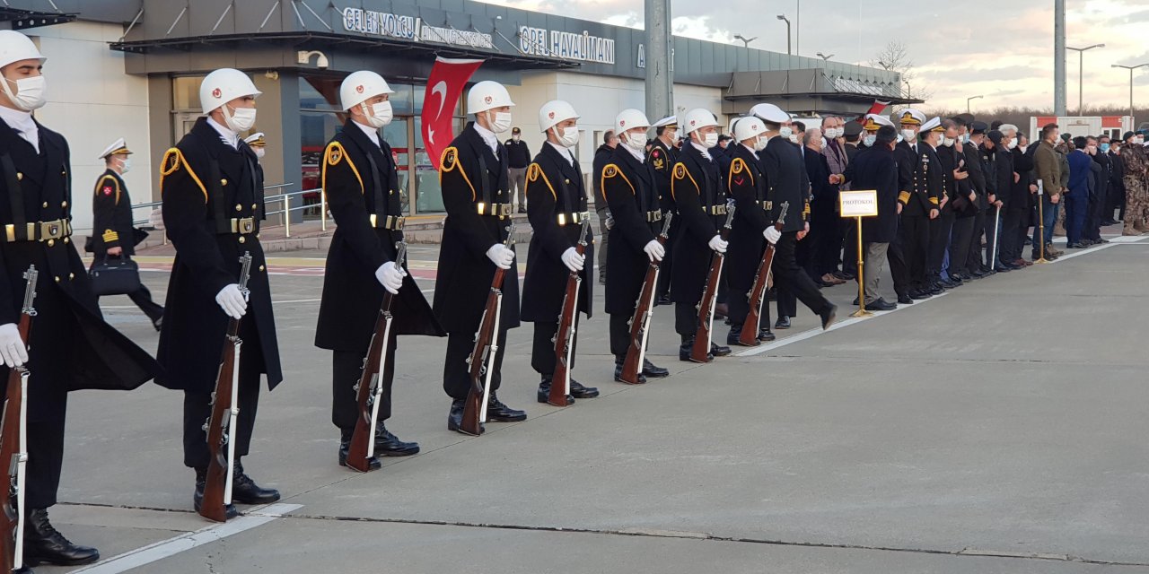Şehit askerin cenazesi törenle karşılandı