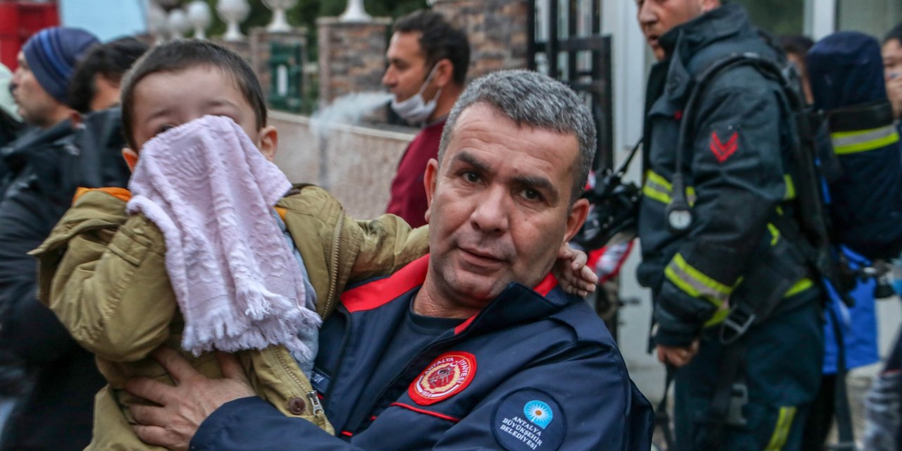Kiracı 'Allah belanızı versin' yazılı not bırakıp evini yaktı