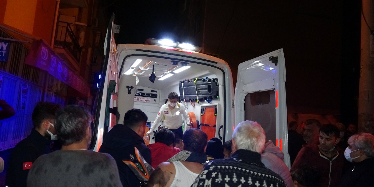 Bornova'da ev yangını: 1 ölü, 1 yaralı